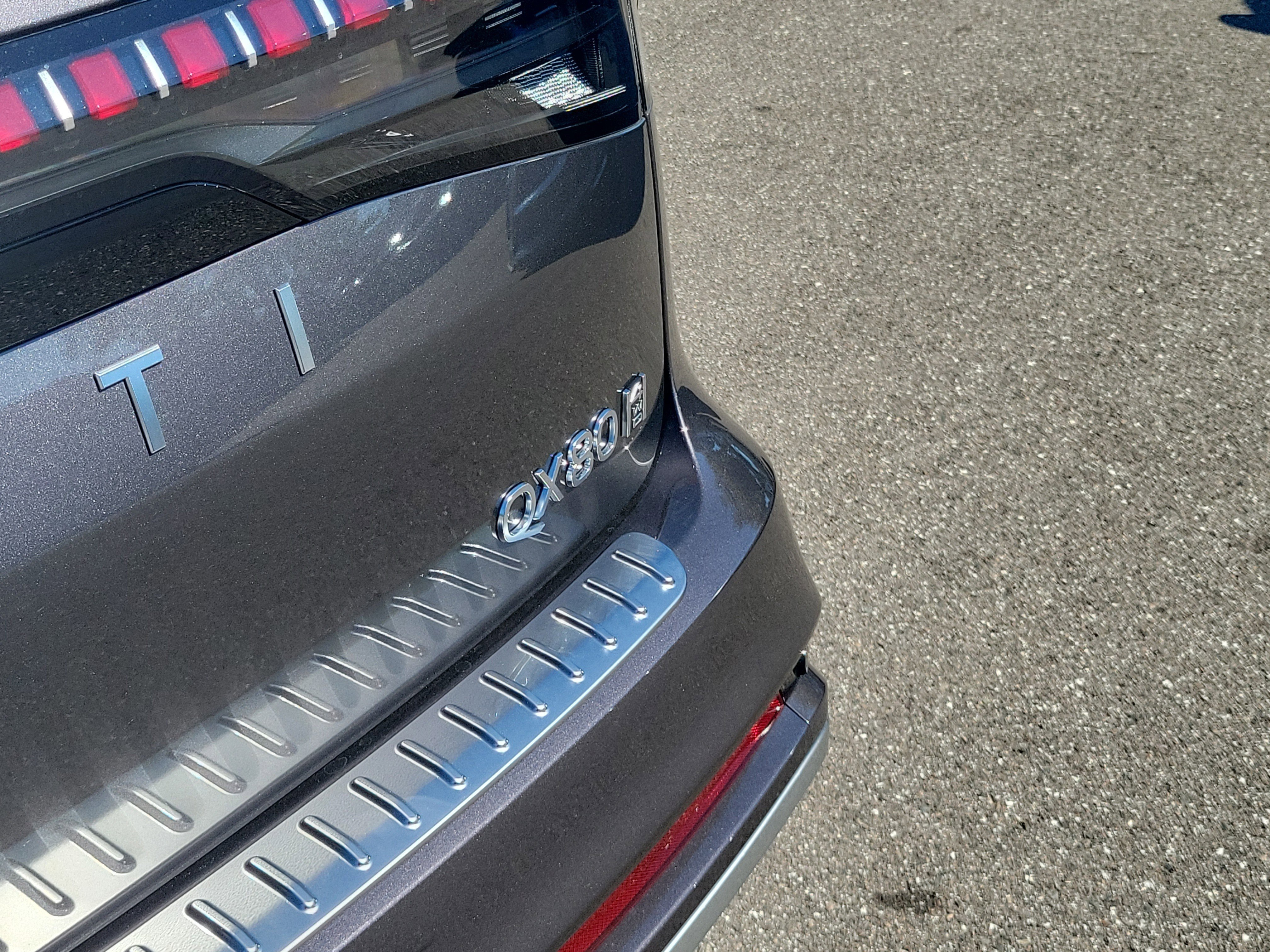 New 2026 INFINITI QX80 Luxe w/ Exterior Package image 7