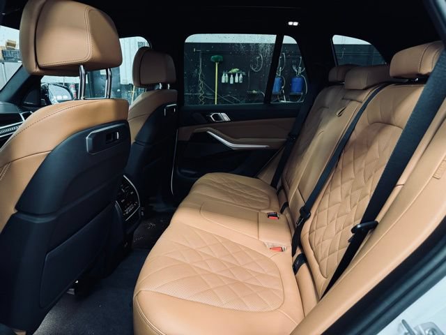 New 2026 BMW X5 xDrive40i w/ M Sport Package AWD/4WD image 23