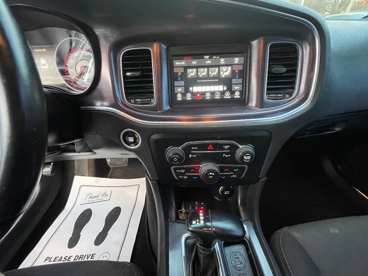 Used 2018 Dodge Charger SXT image 13