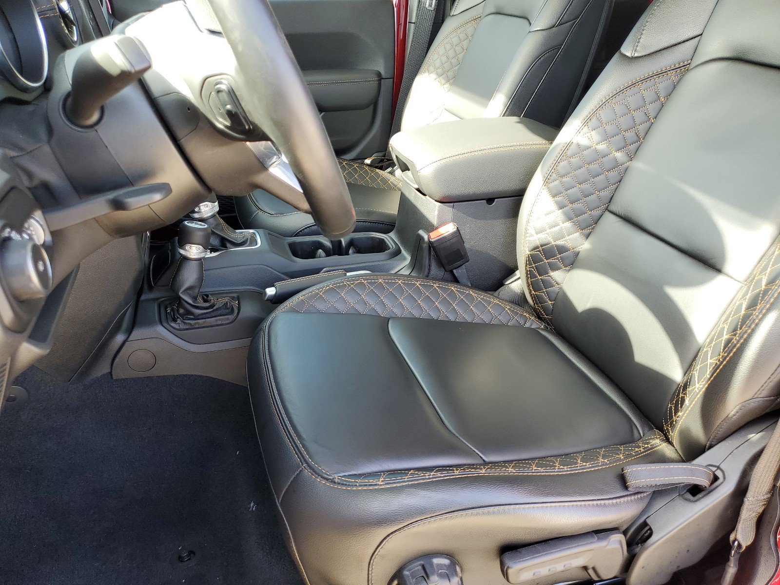 Used 2021 Jeep Wrangler Unlimited Sahara AWD/4WD image 15