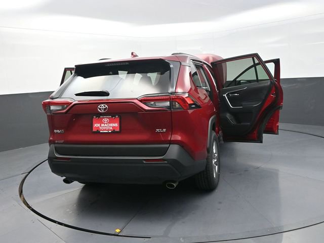 Used 2025 Toyota RAV4 XLE image 46