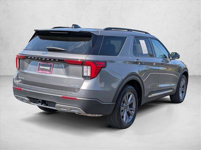 Used 2025 Ford Explorer Active AWD/4WD image 5