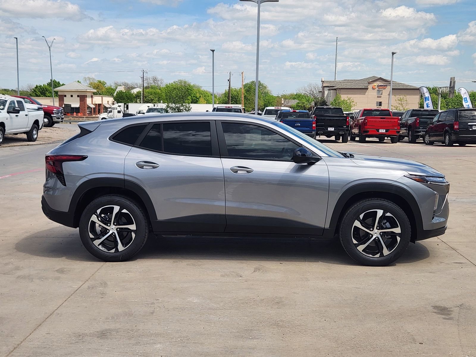 New 2026 Chevrolet Trax LT image 7