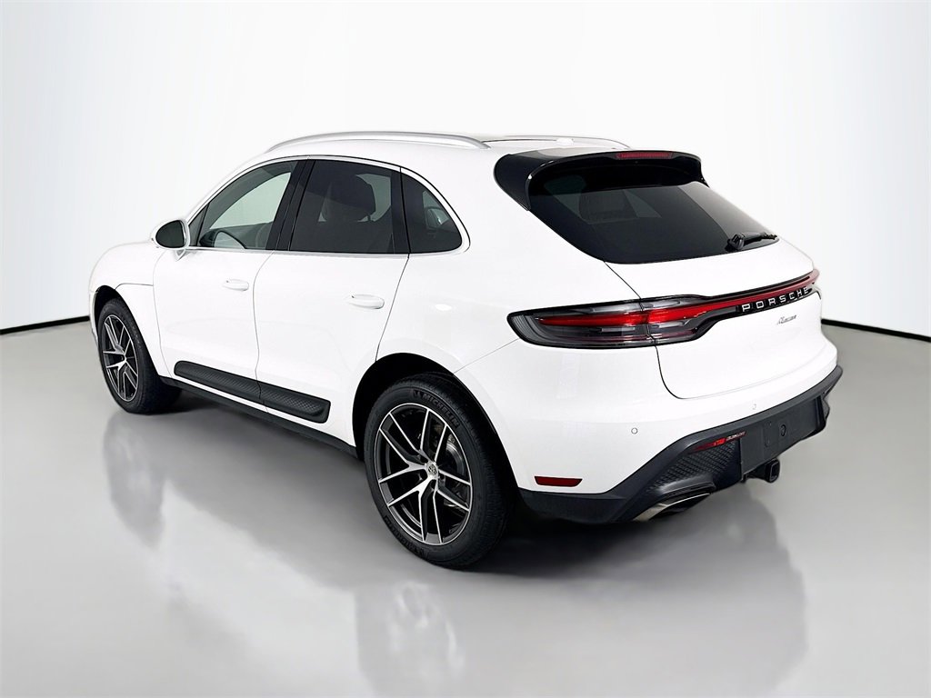 Used 2023 Porsche Macan image 3