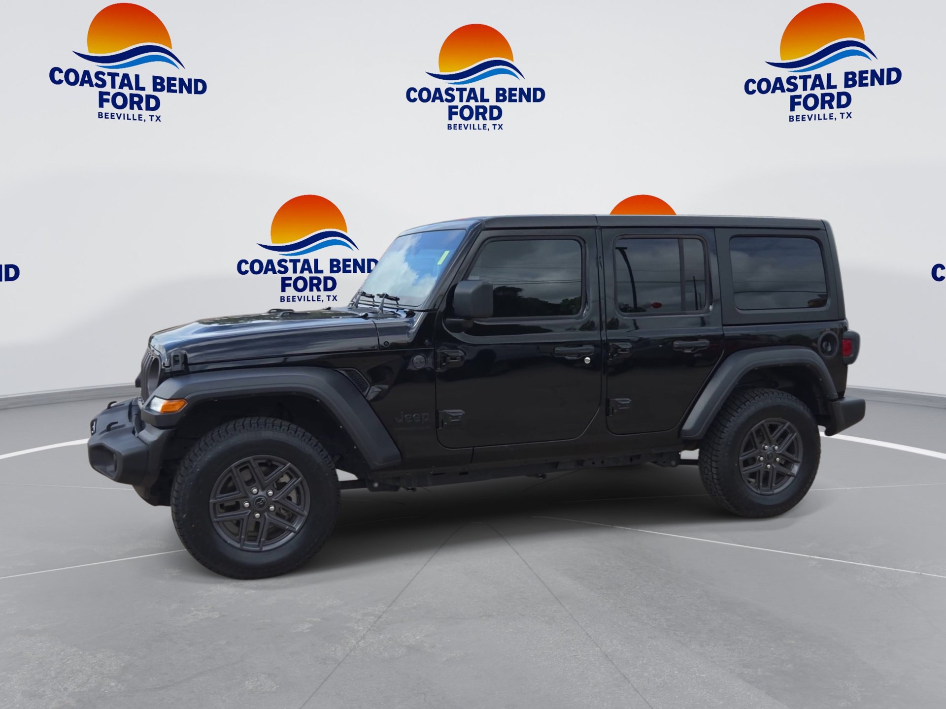 Used 2024 Jeep Wrangler Unlimited Sport AWD/4WD image 4