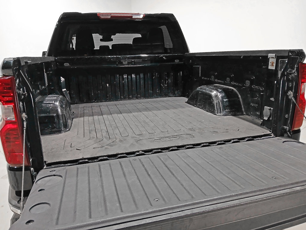Used 2023 Chevrolet Silverado 1500 LT AWD/4WD image 7