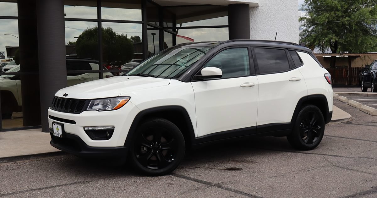 Used 2019 Jeep Compass Latitude FWD image 3