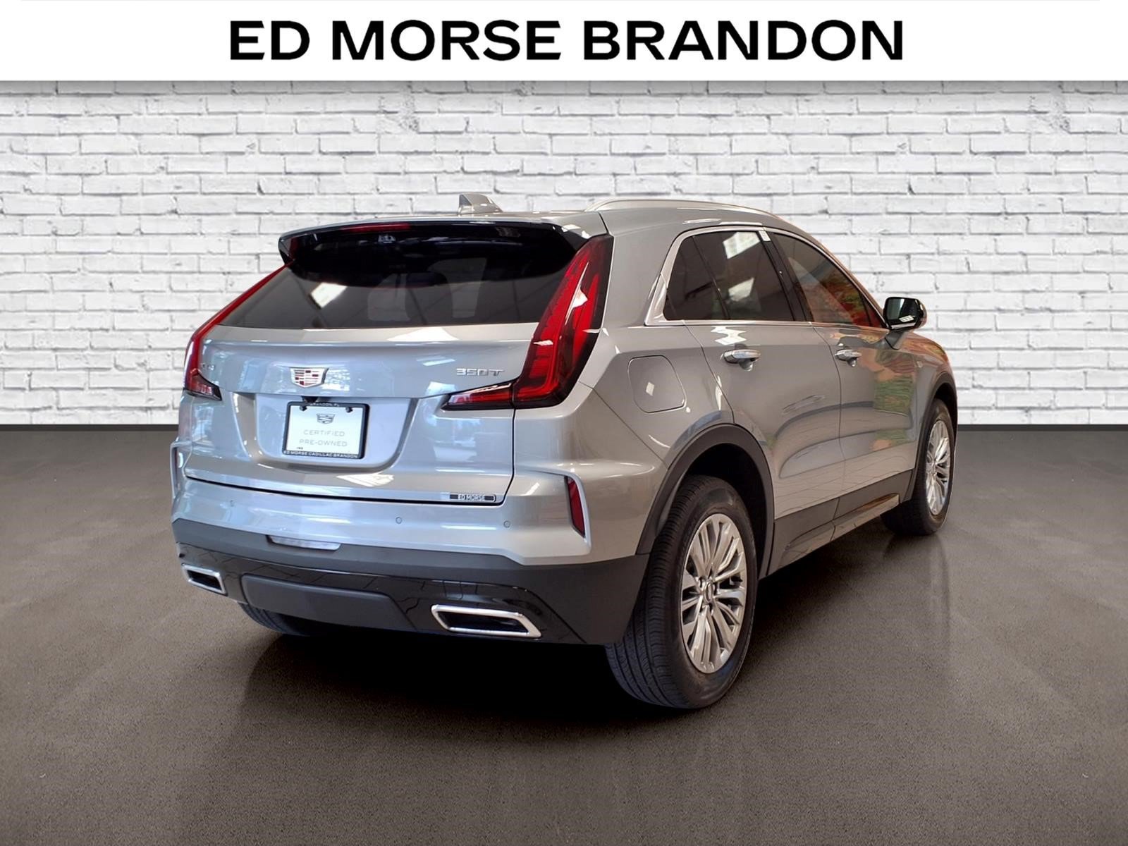 Certified 2024 Cadillac XT4 Premium Luxury w/ Technology Package FWD image 5