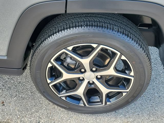 Used 2024 Jeep Compass Latitude AWD/4WD image 25