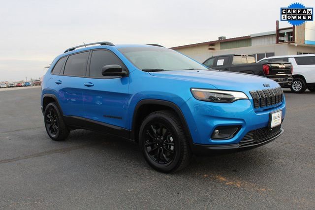 Used 2023 Jeep Cherokee Altitude Lux image 1