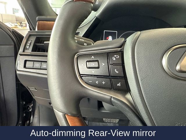 Used 2025 Lexus ES 300h w/ Technology Package image 29