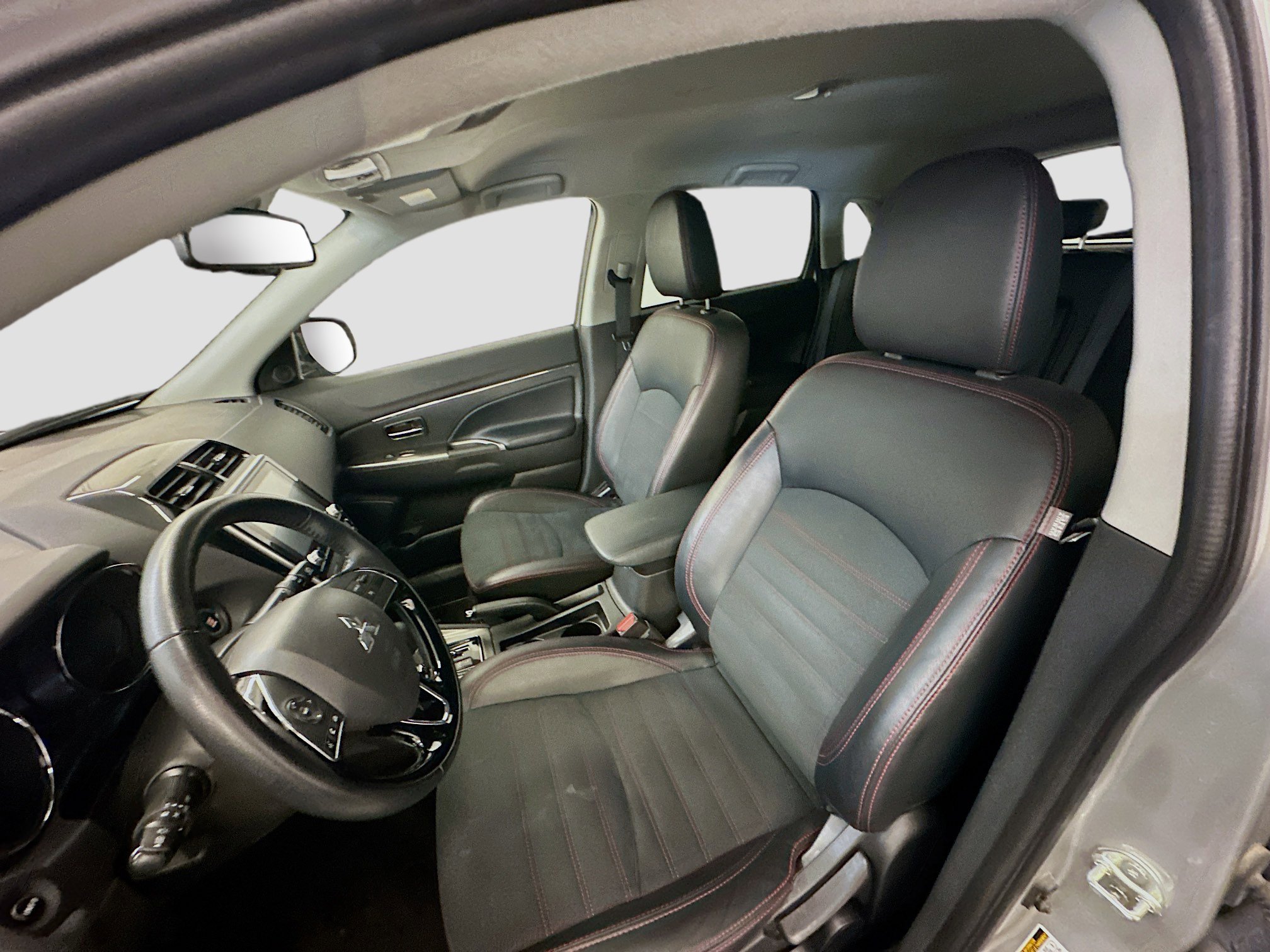 Used 2024 Mitsubishi Outlander Sport SE image 13