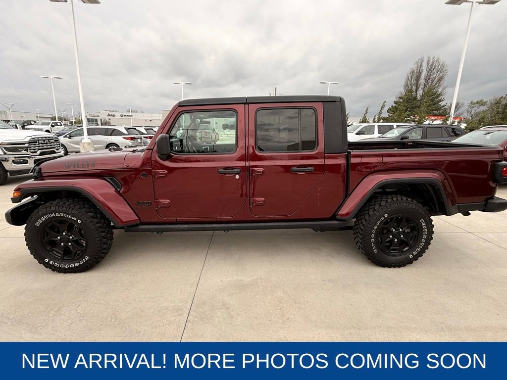 Used 2022 Jeep Gladiator Willys image 2