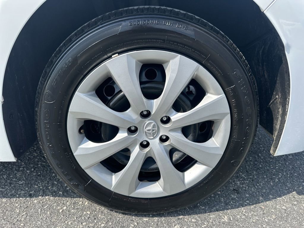 Used 2024 Toyota Corolla LE image 25