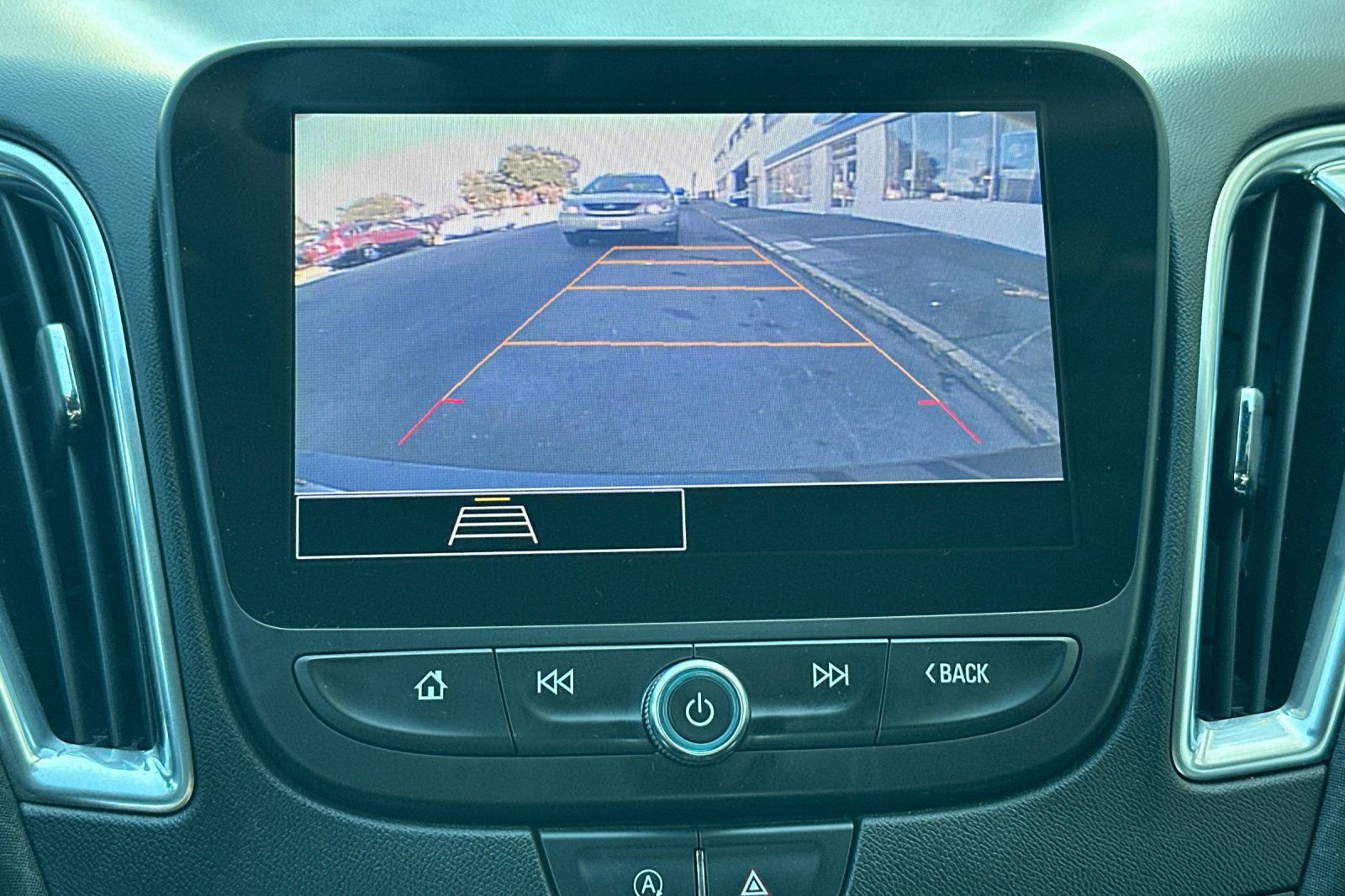 Used 2021 Chevrolet Malibu LT image 21