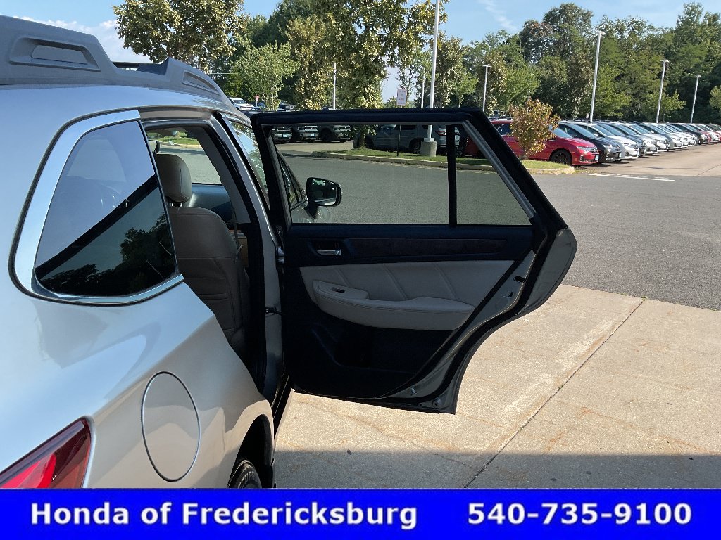 Used 2018 Subaru Outback 3.6R Limited AWD/4WD image 18
