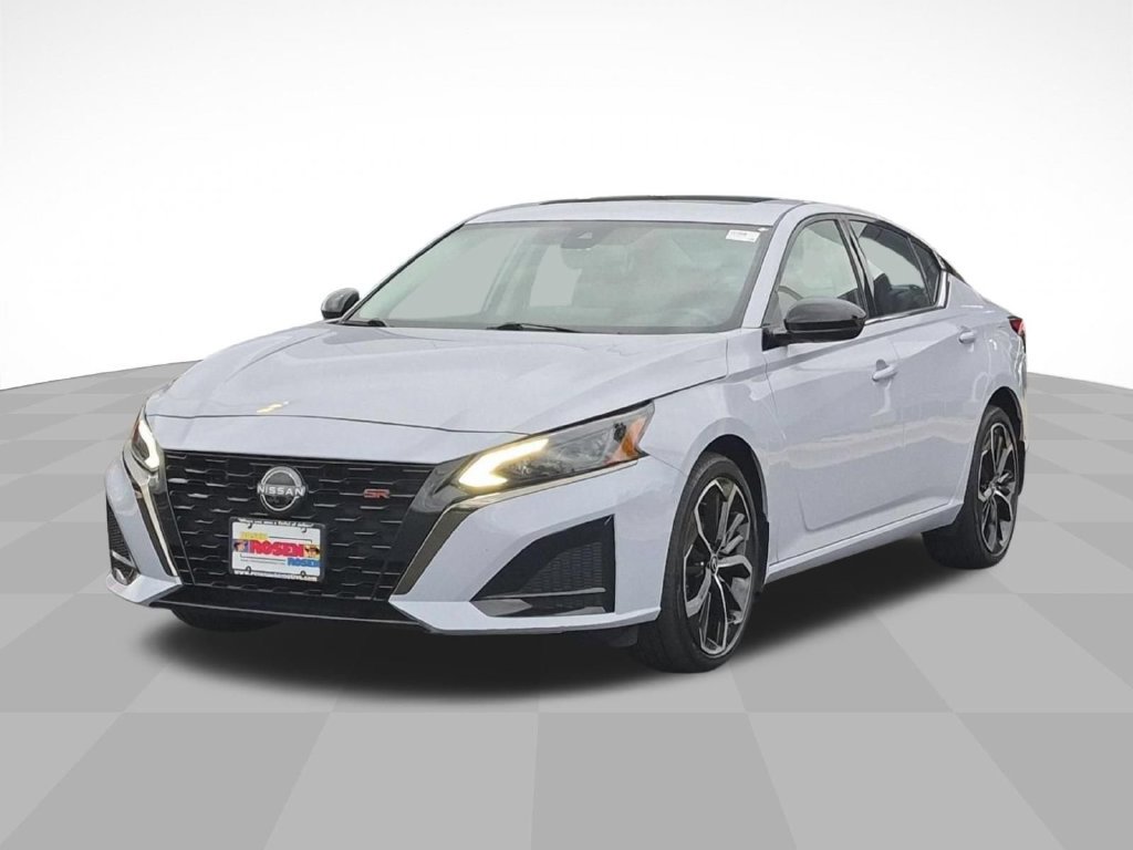 Used 2024 Nissan Altima 2.5 SR w/ SR Premium Package AWD/4WD image 7