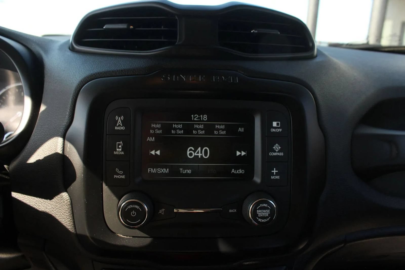 Used 2015 Jeep Renegade Trailhawk AWD/4WD image 26