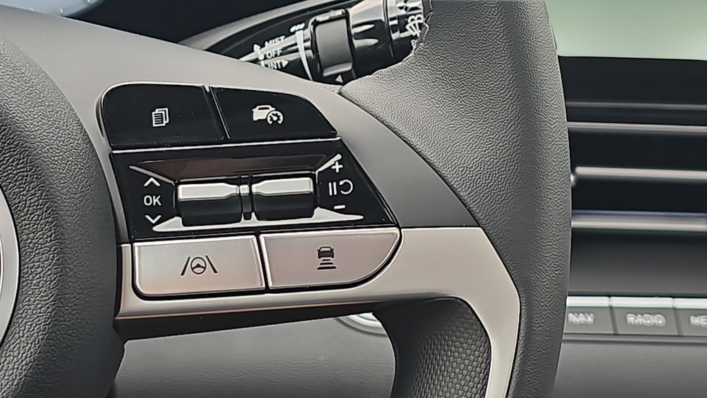 New 2026 Hyundai Elantra Limited FWD image 24