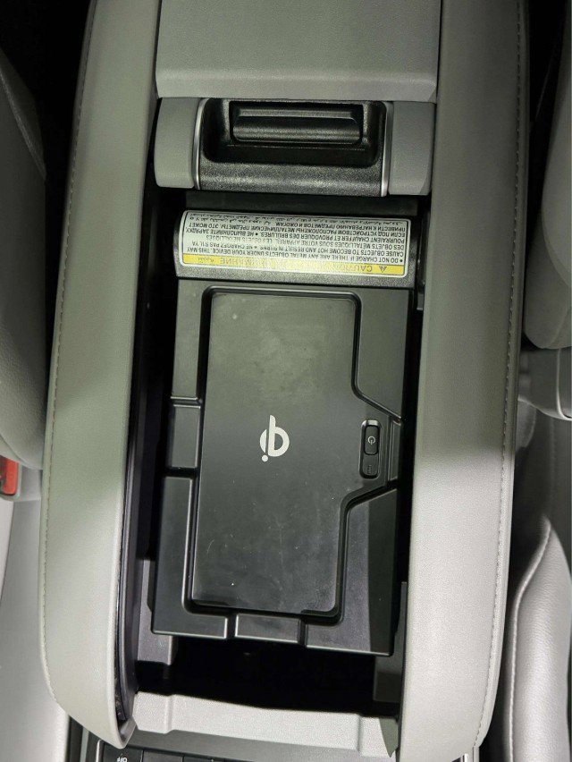 Used 2021 Toyota Highlander XLE image 40