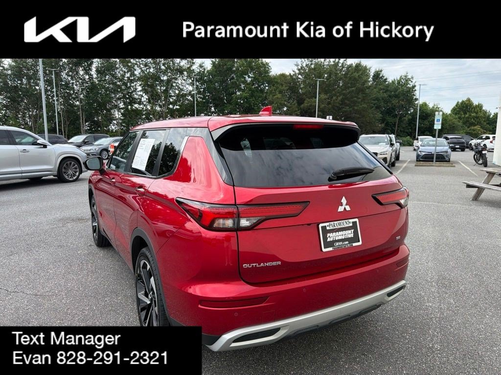 Used 2024 Mitsubishi Outlander SE Black Edition FWD image 7