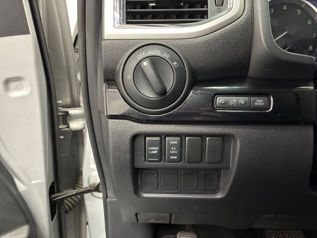 Used 2020 Nissan Titan SV w/ SV Convenience Package AWD/4WD image 11