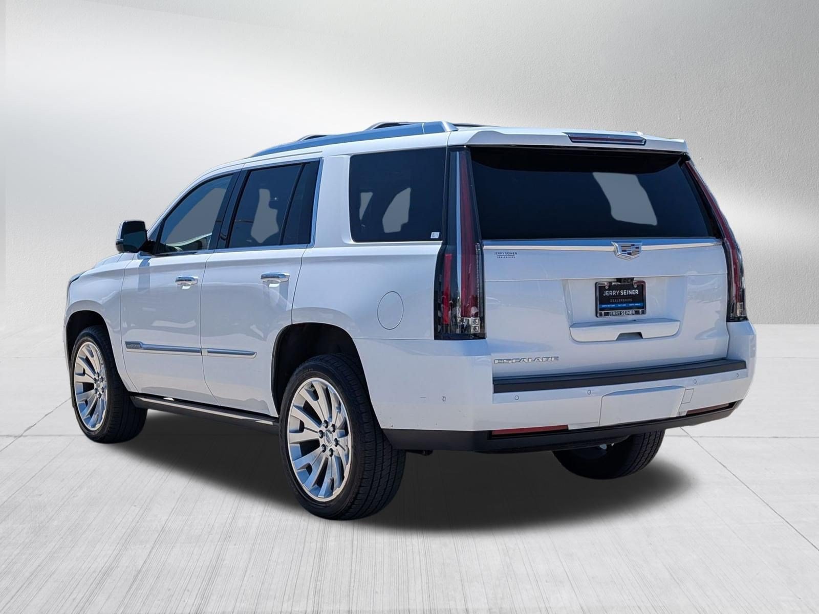 Certified 2020 Cadillac Escalade Platinum AWD/4WD image 4