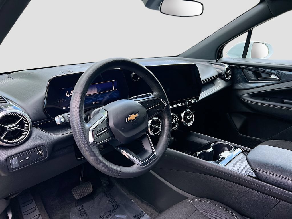 Used 2025 Chevrolet Blazer EV LT AWD/4WD image 9