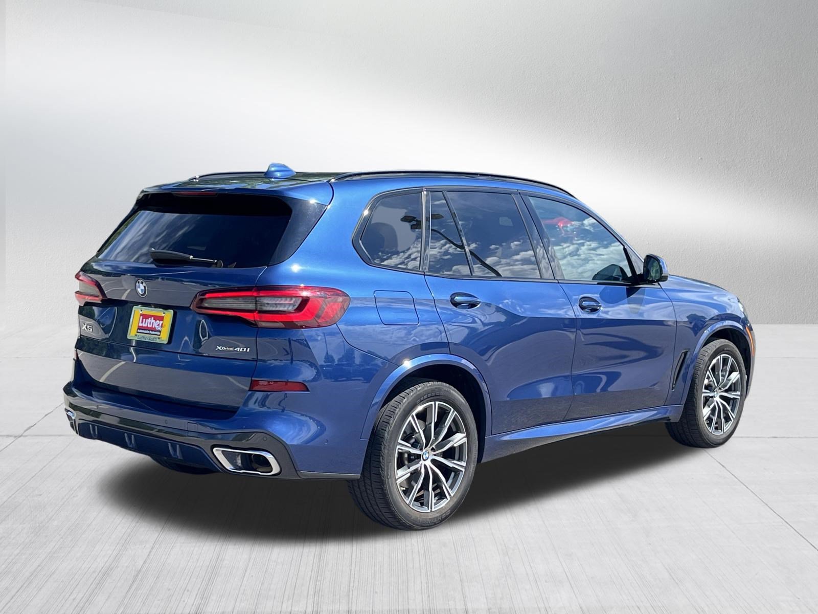 Used 2022 BMW X5 xDrive40i w/ M Sport Package AWD/4WD image 7