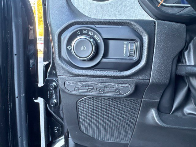 Used 2025 Jeep Wrangler Unlimited Sport AWD/4WD image 27