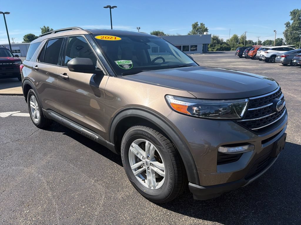 Used 2021 Ford Explorer XLT w/ Equipment Group 202A RWD image 5