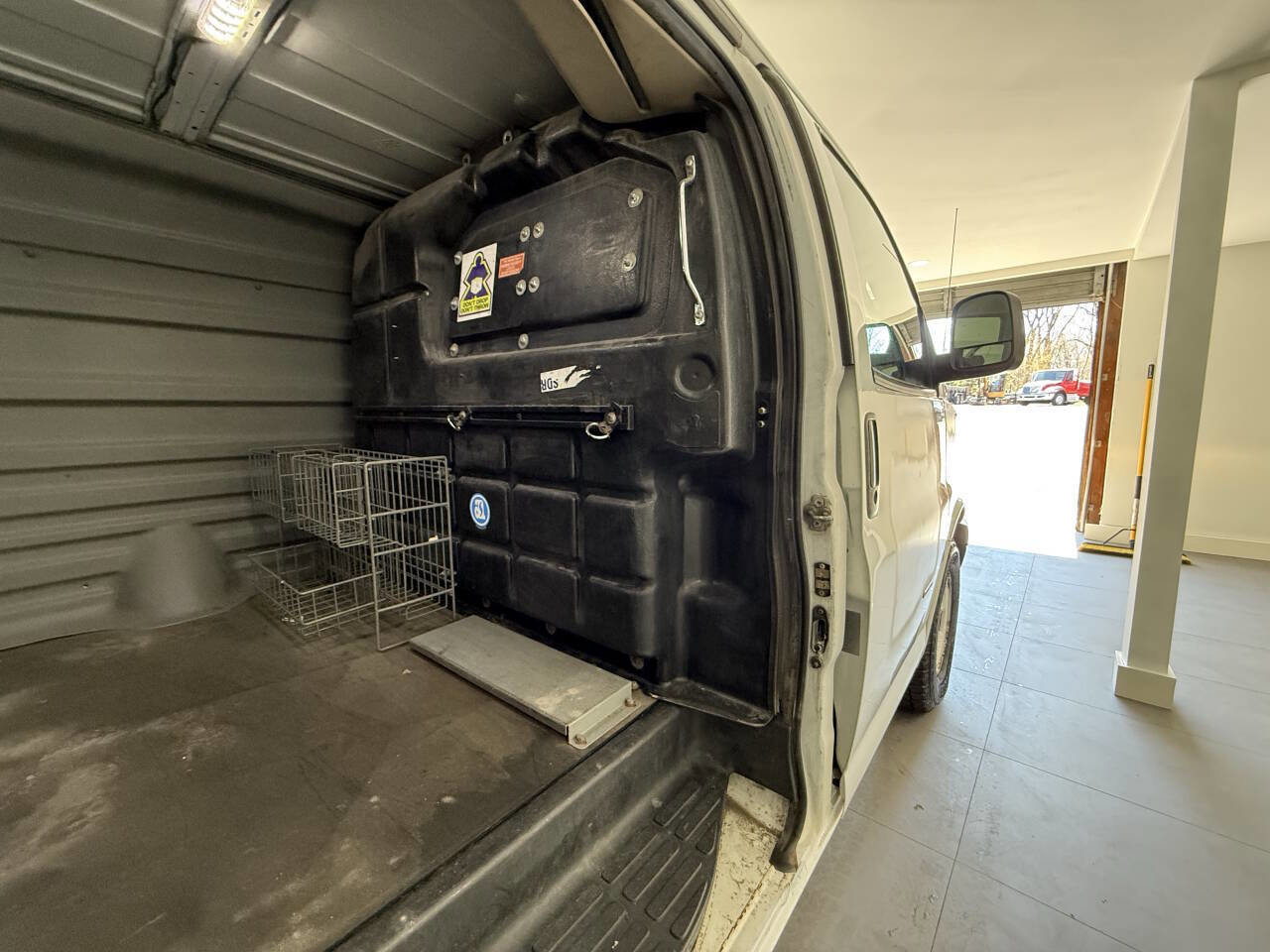 Used 2017 Chevrolet Express 2500 image 20