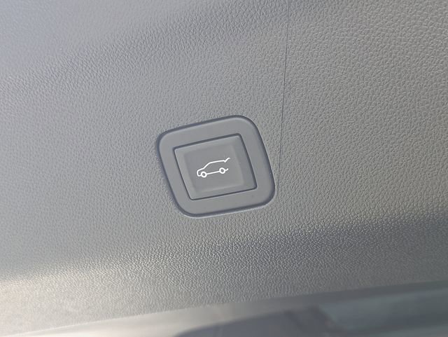 Certified 2025 Cadillac Escalade Sport Platinum w/ LPO, Floor Liner Package AWD/4WD image 13