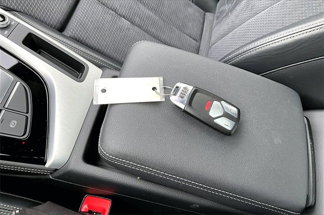 Used 2023 Audi A4 2.0T Prestige w/ Prestige Package image 10
