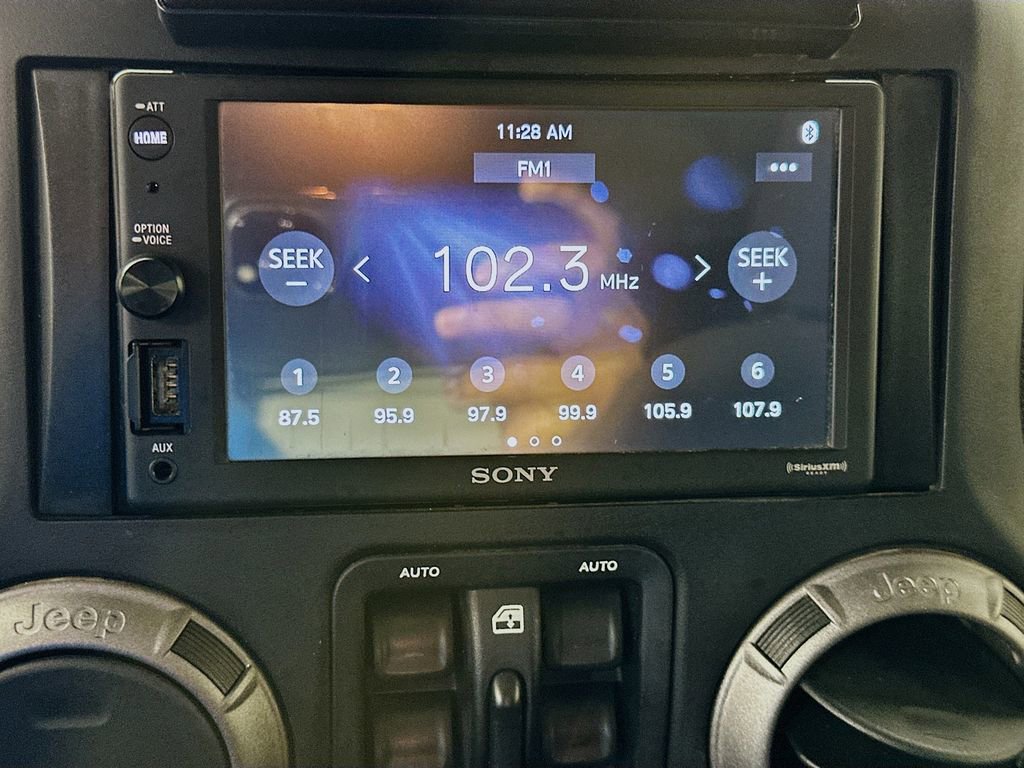 Used 2018 Jeep Wrangler Unlimited Sport S image 13