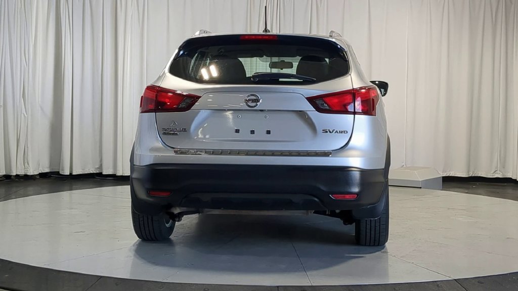 Used 2017 Nissan Rogue Sport SV w/ SV All-Weather Package AWD/4WD image 9