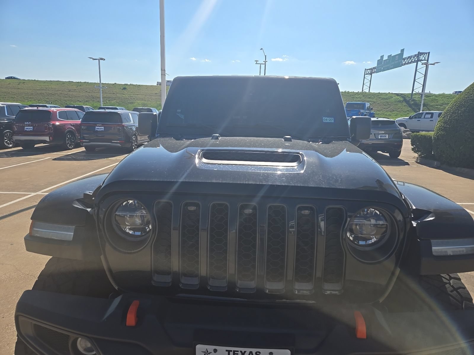 Used 2021 Jeep Gladiator Mojave AWD/4WD image 2