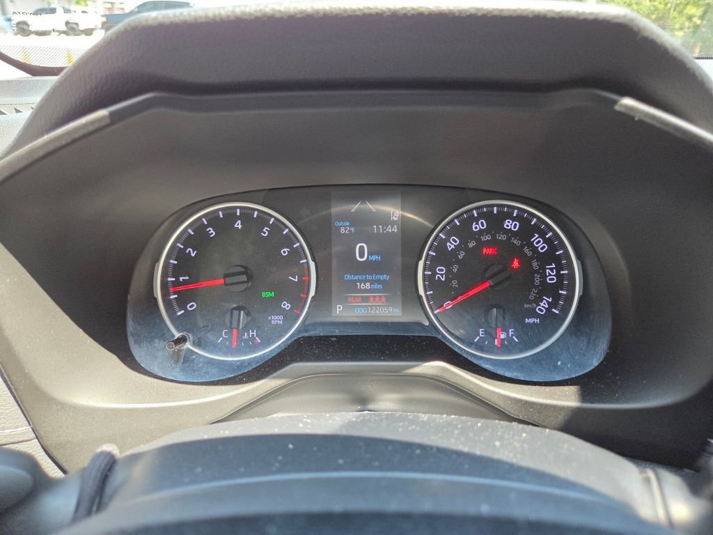 Used 2019 Toyota RAV4 XLE w/ Convenience Package FWD image 32