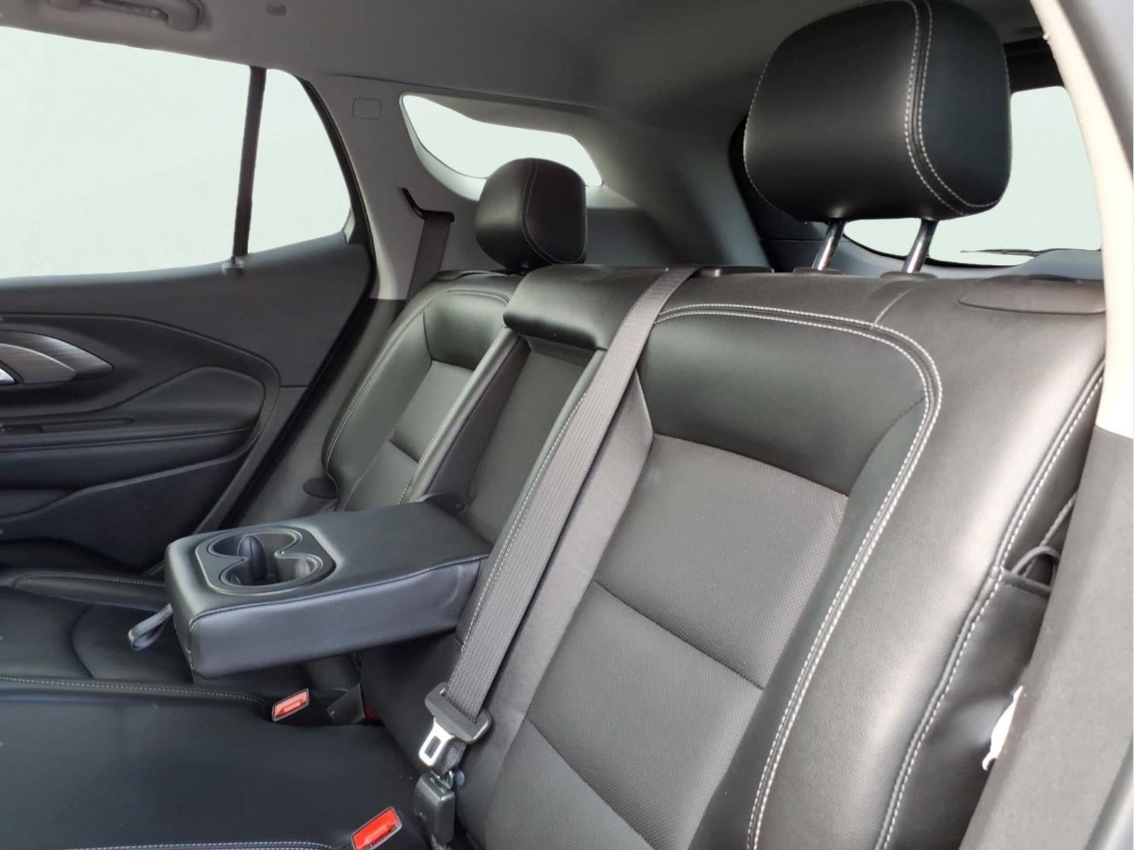 Used 2024 GMC Terrain SLT AWD/4WD image 12