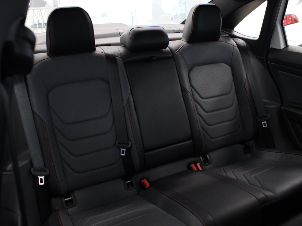 Used 2025 Volkswagen Jetta GLI Autobahn FWD image 28