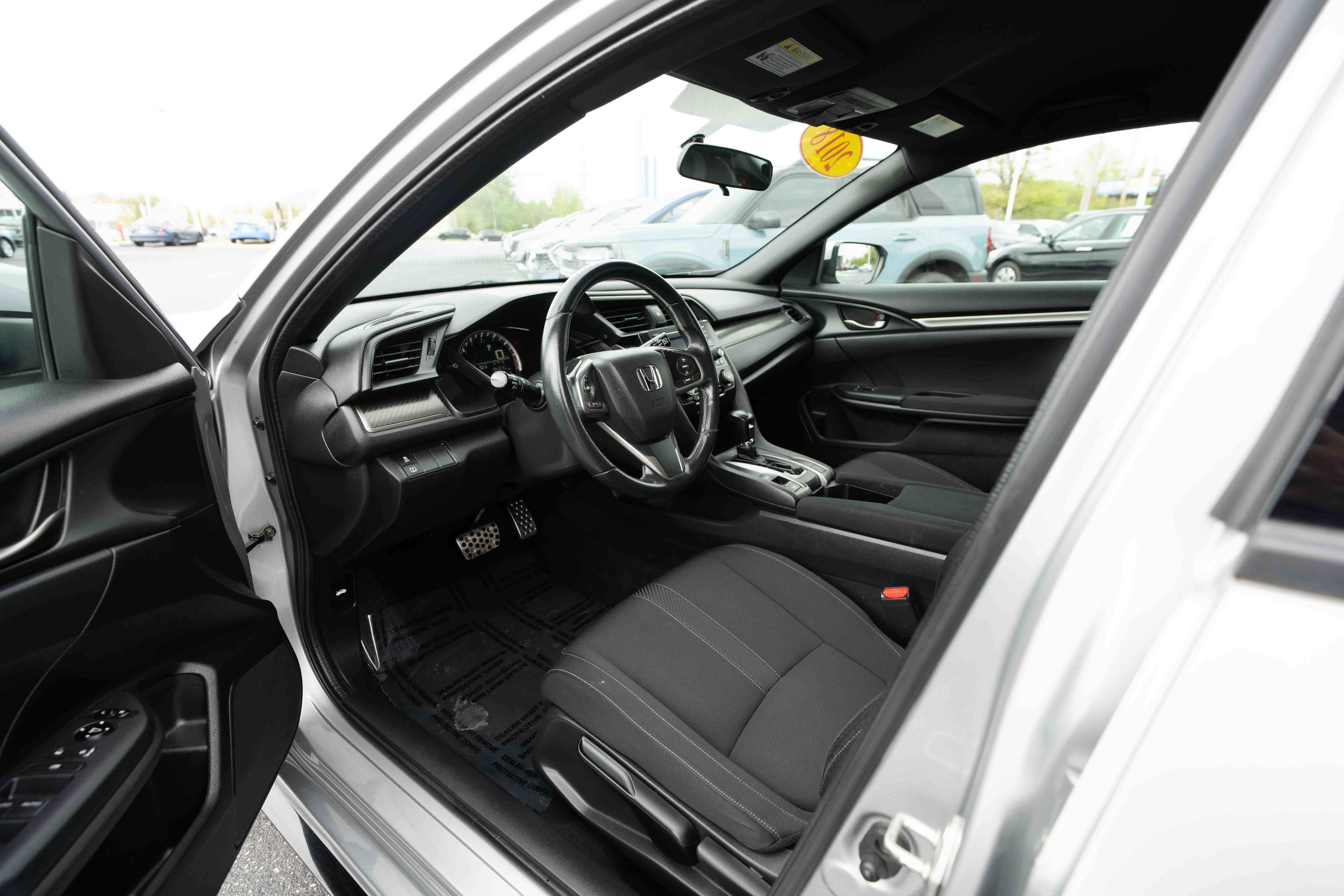 Used 2018 Honda Civic Sport image 8