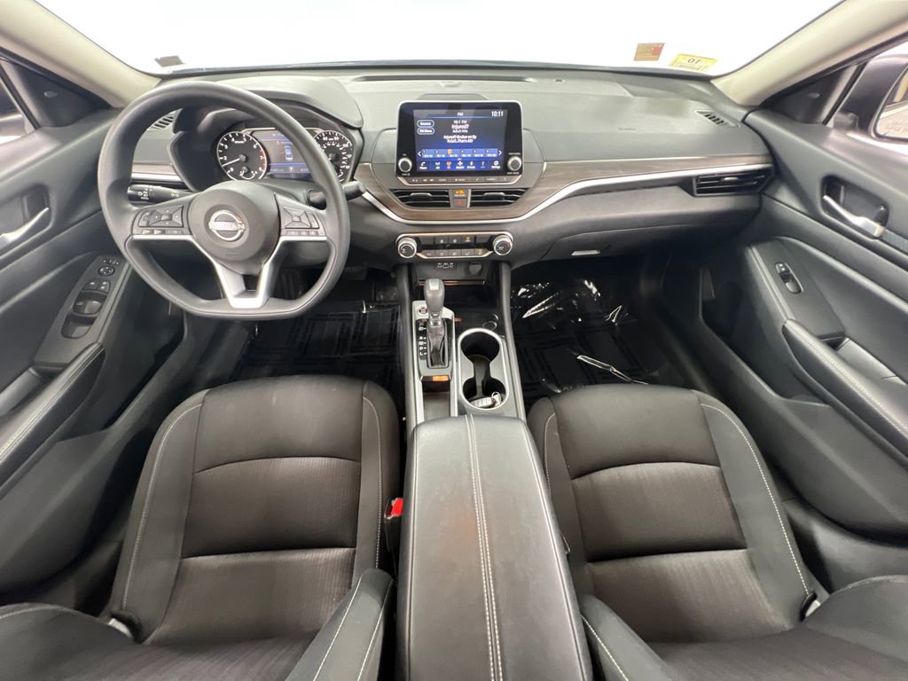 Used 2024 Nissan Altima 2.5 SV image 8