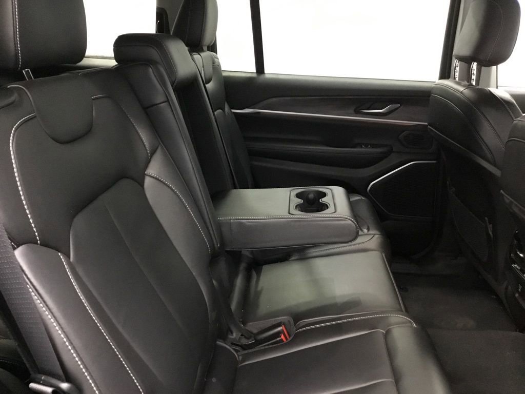 Used 2023 Jeep Grand Cherokee L Limited AWD/4WD image 40