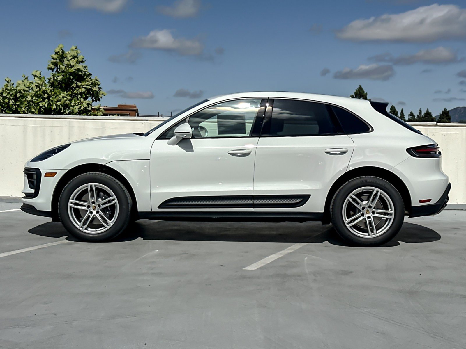 New 2026 Porsche Macan AWD/4WD image 2