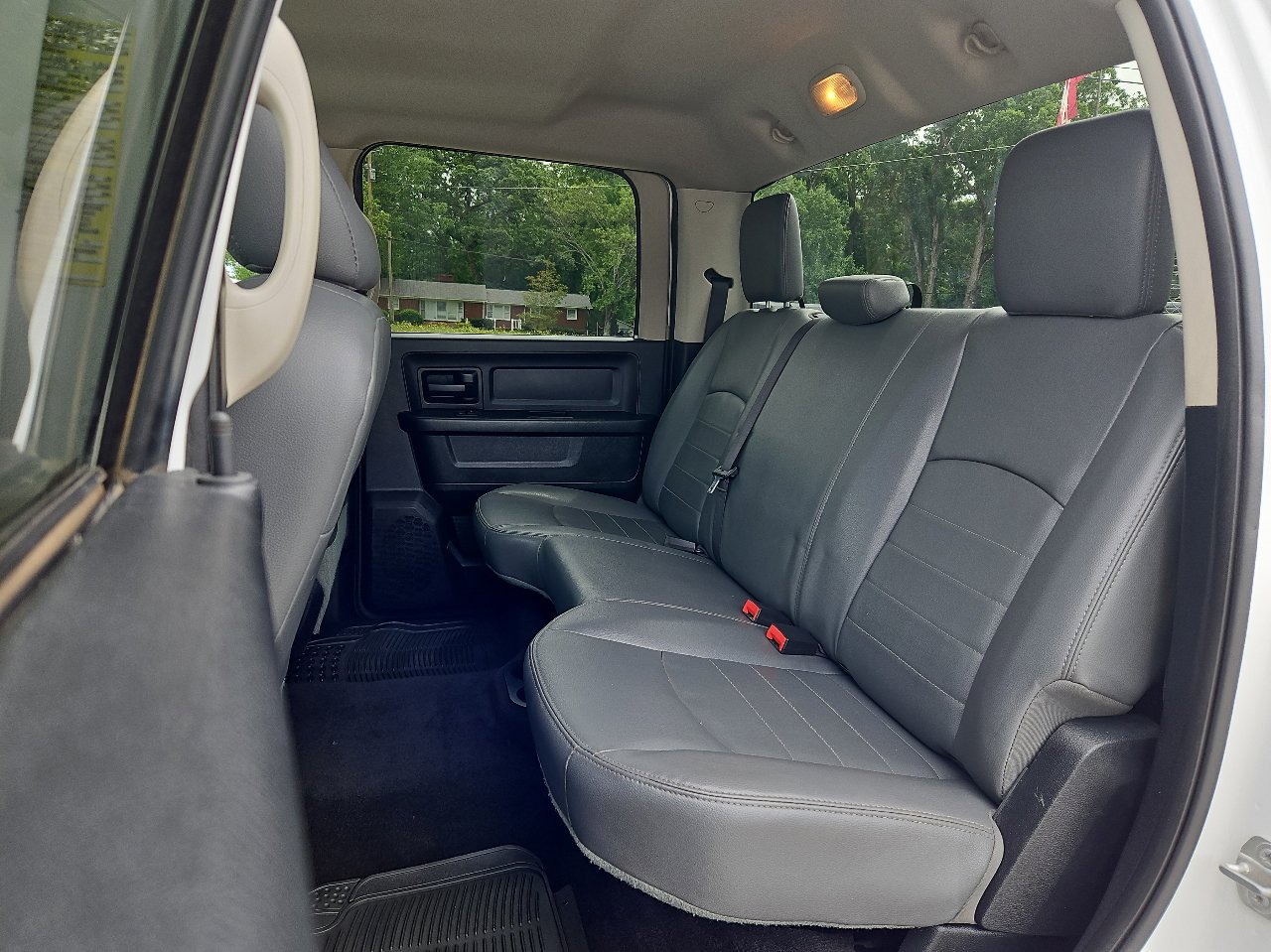 Used 2016 RAM 3500 Tradesman image 17