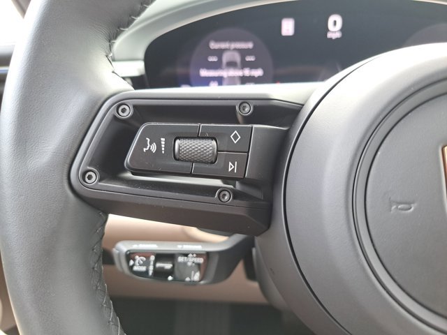 Certified 2024 Porsche Macan 4 Electric image 28