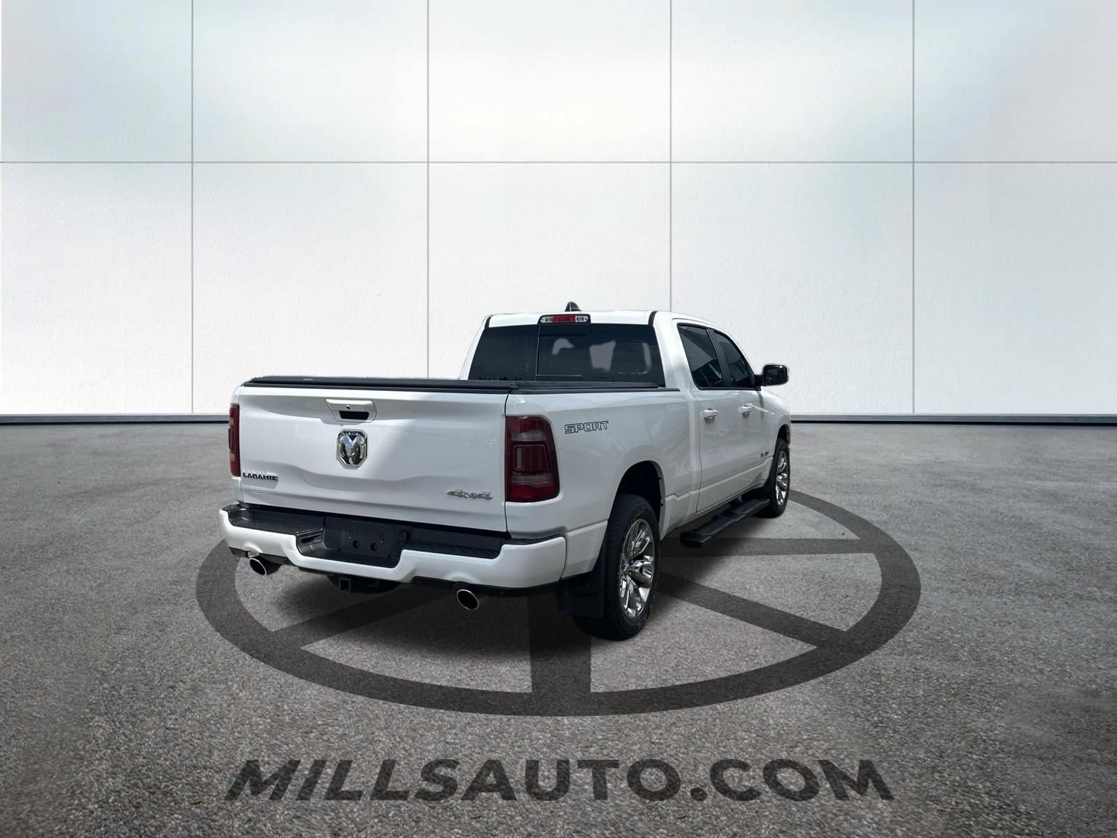 Used 2023 RAM 1500 Laramie AWD/4WD image 4