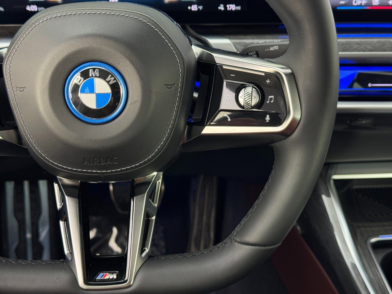 Used 2024 BMW i7 xDrive60 image 24