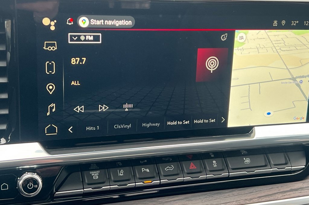 New 2026 GMC Sierra 3500 SLT w/ SLT Convenience Package image 14