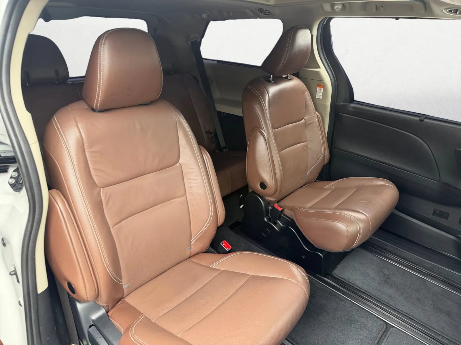 Used 2019 Toyota Sienna Limited Premium w/ Carpet Mat Package AWD/4WD image 27